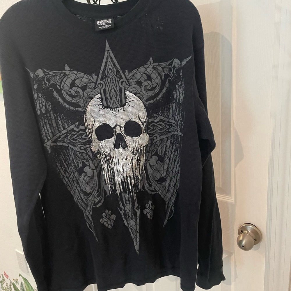 Black Long Sleeve Skull Graphic Tee
